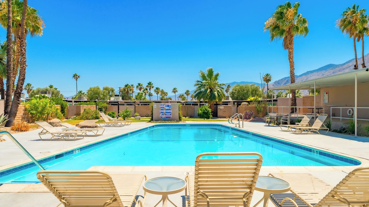 Photo of Outdoor in Racquet Club Estates
