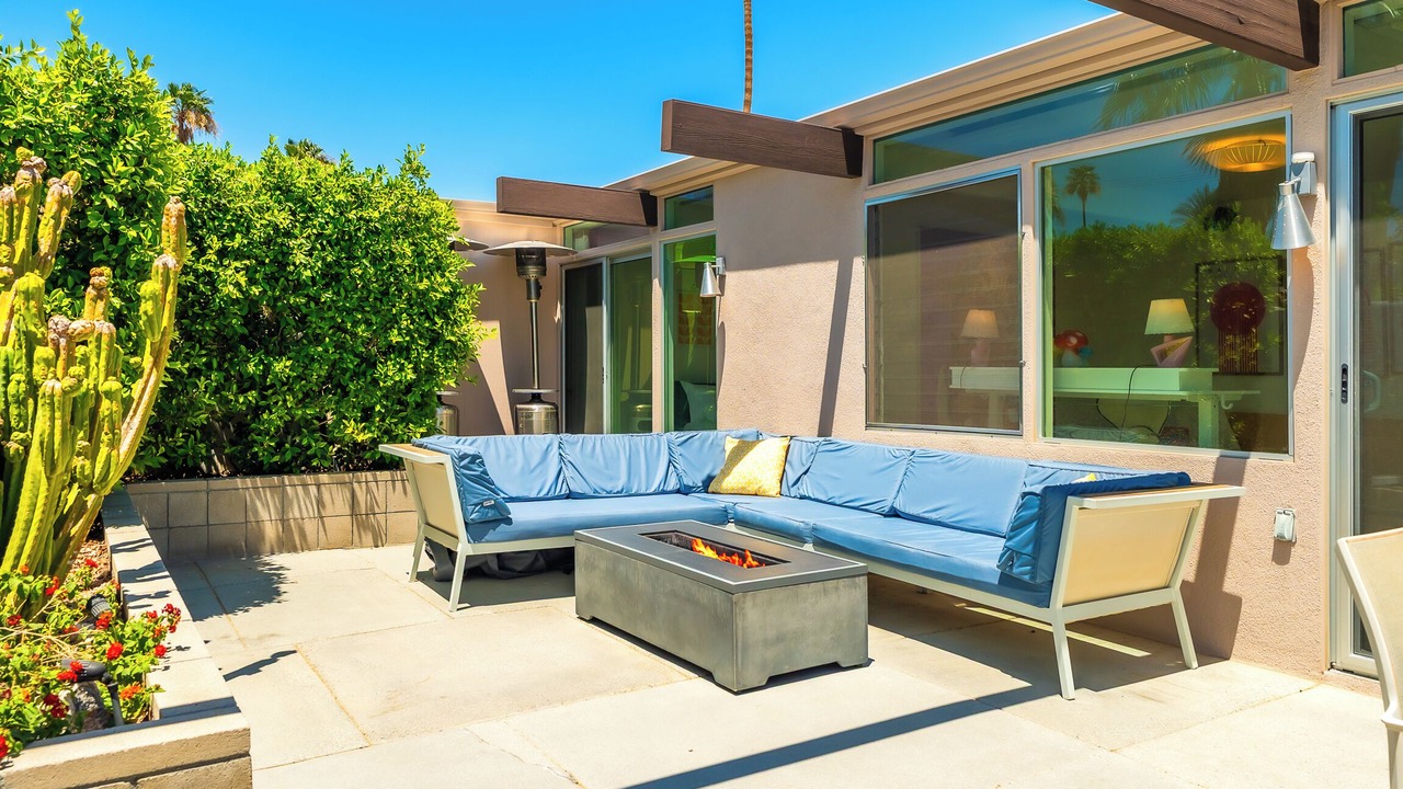 Photo of Patio Balcony in Racquet Club Estates