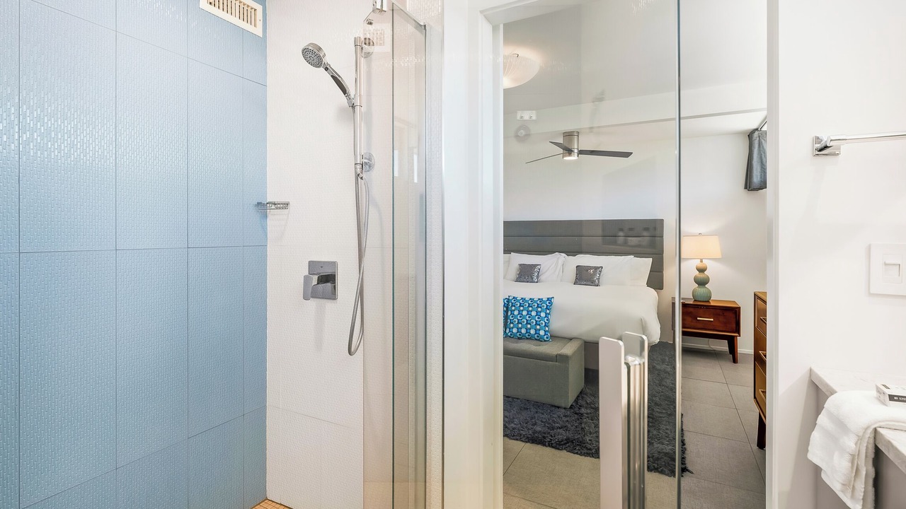 Photo of Bathroom in Racquet Club Estates