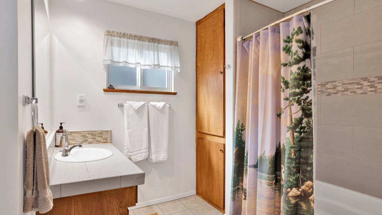 Photo of Bathroom in Upper Moonridge