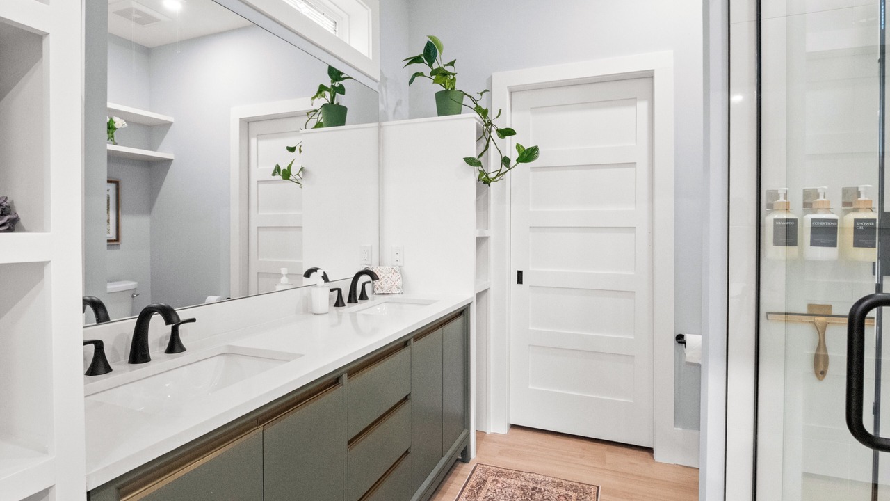 Photo of Bathroom in Oakley