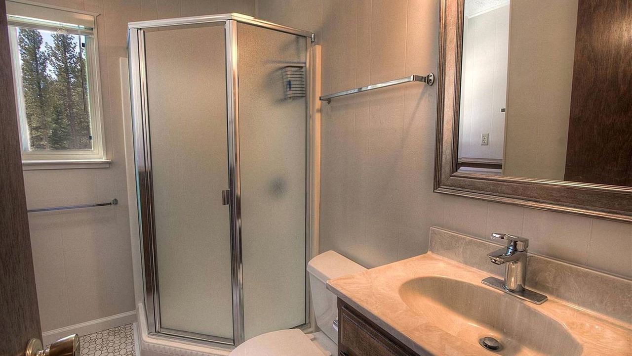 Photo of Bathroom in Country Club Estates