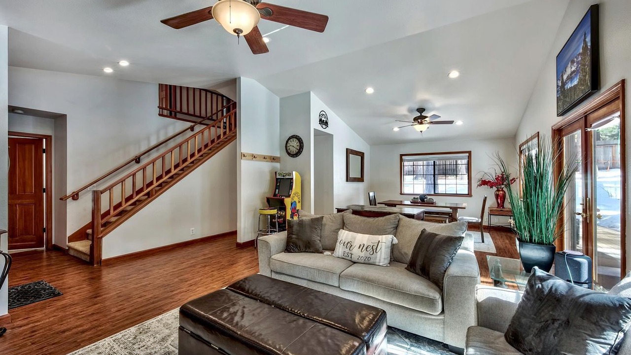 Photo of Livingroom in Country Club Estates