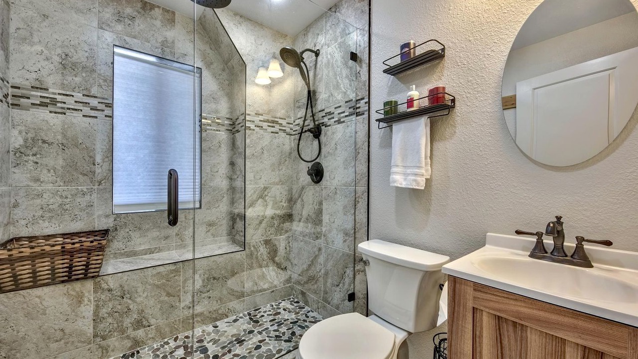 Photo of Bathroom in Country Club Estates