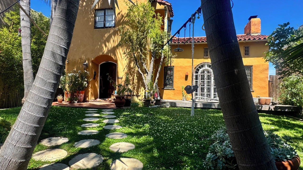 Photo of Outdoor in Wilshire
