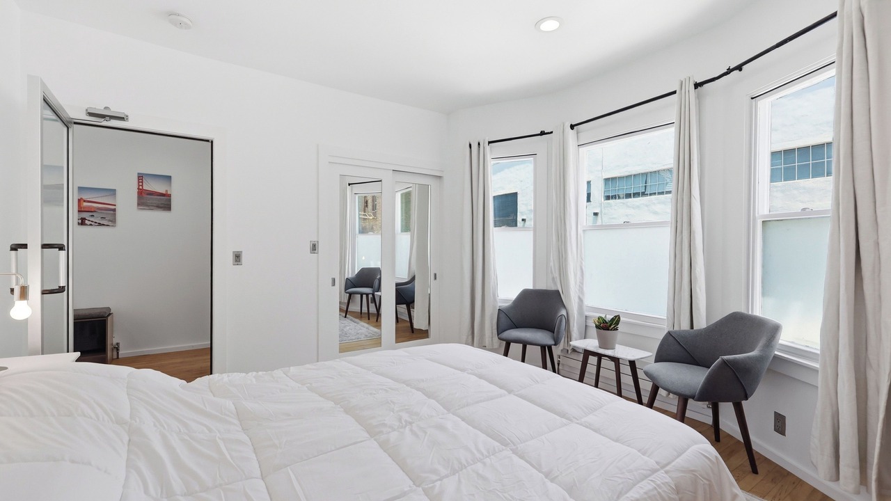 Photo of Bedroom in China Basin
