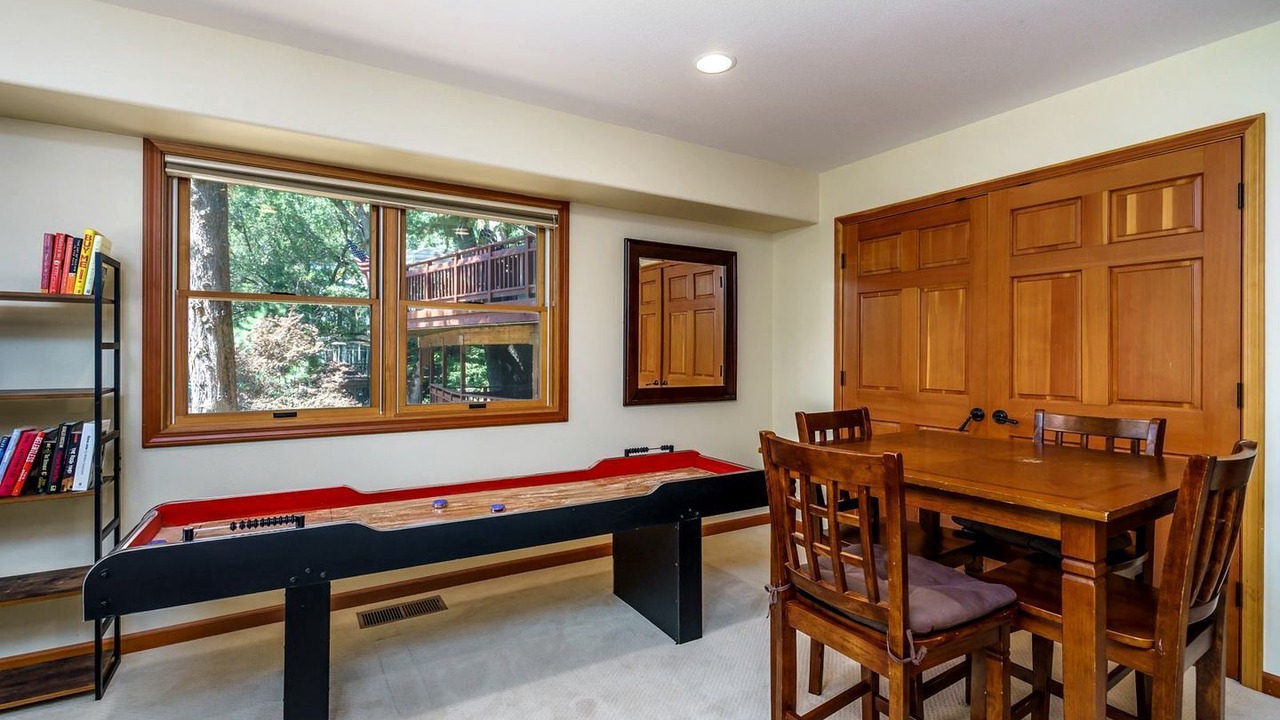 Photo of Bedroom in Groveland