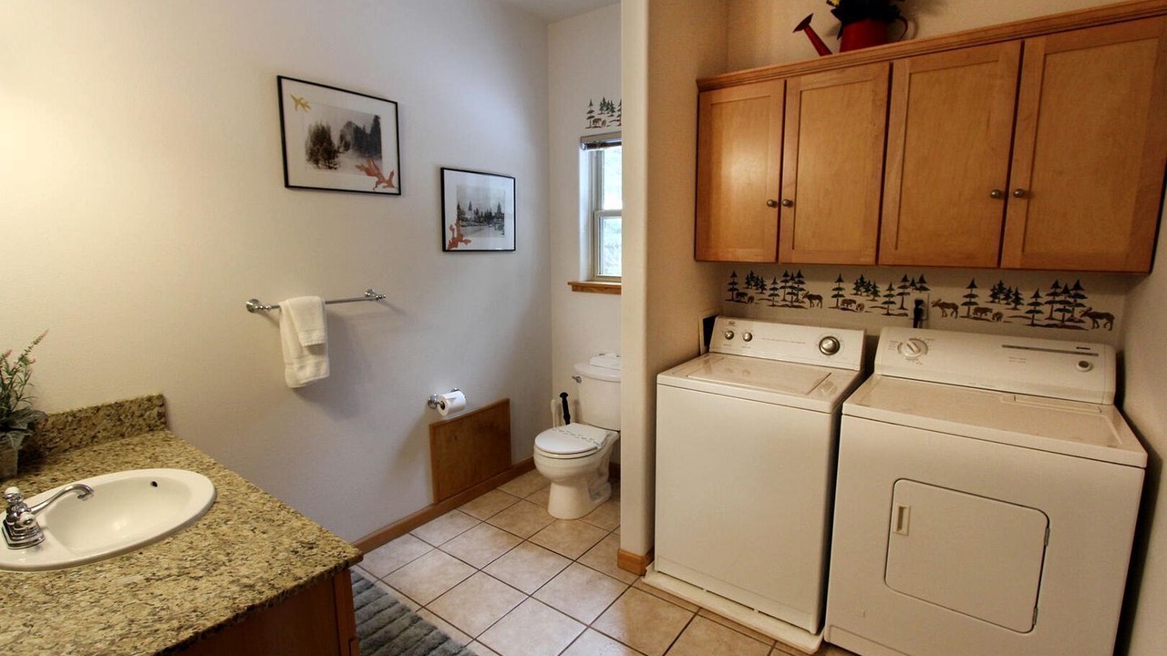 Photo of Bathroom in Pioneer Trail
