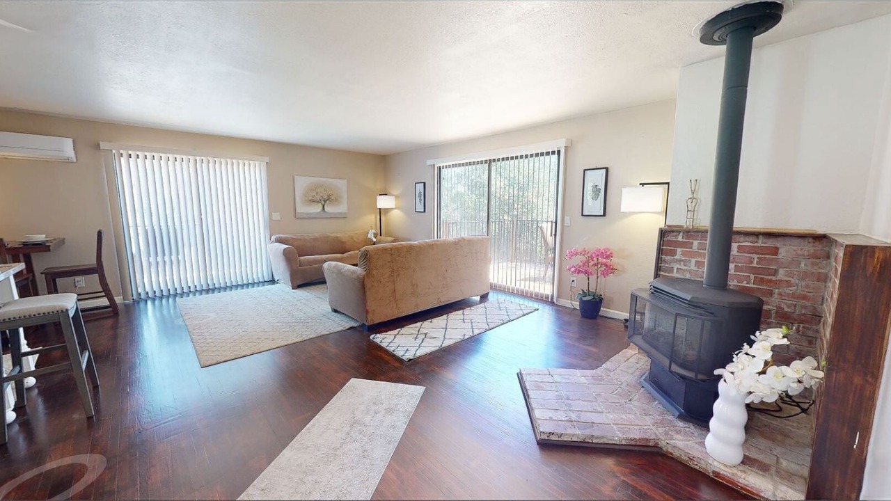 Photo of Livingroom in Auburn