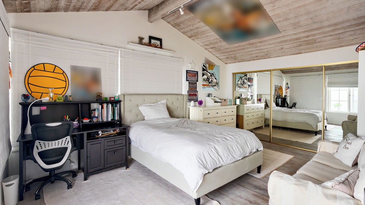 Photo of Bedroom in Emerald Bay
