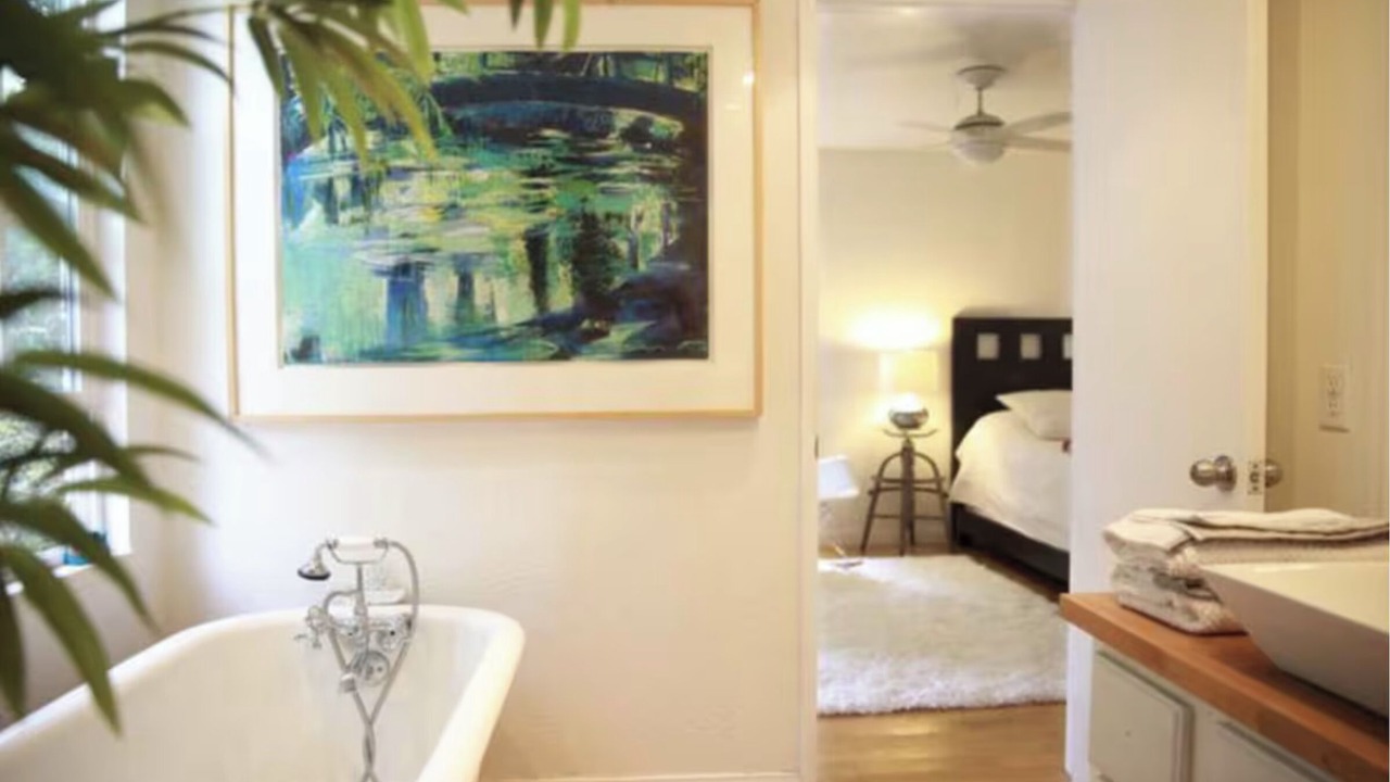 Photo of Bathroom in Mar Vista