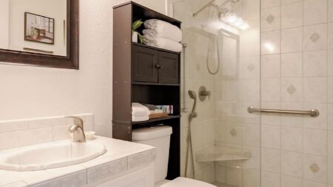 Photo of Bathroom in Marina