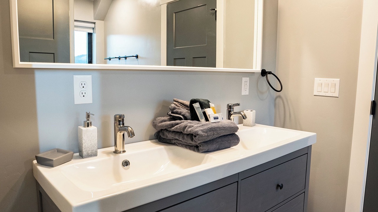 Photo of Bathroom in Garden City