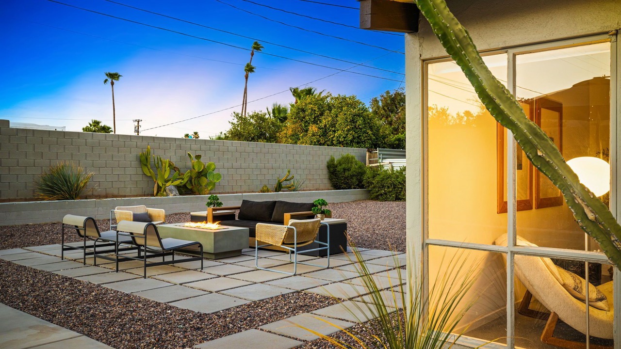 Photo of Patio Balcony in Racquet Club Estates