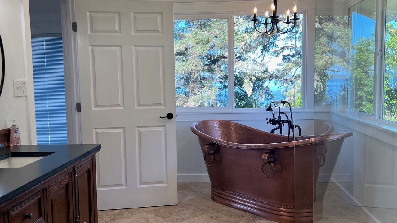 Photo of Bathroom in Crescent City