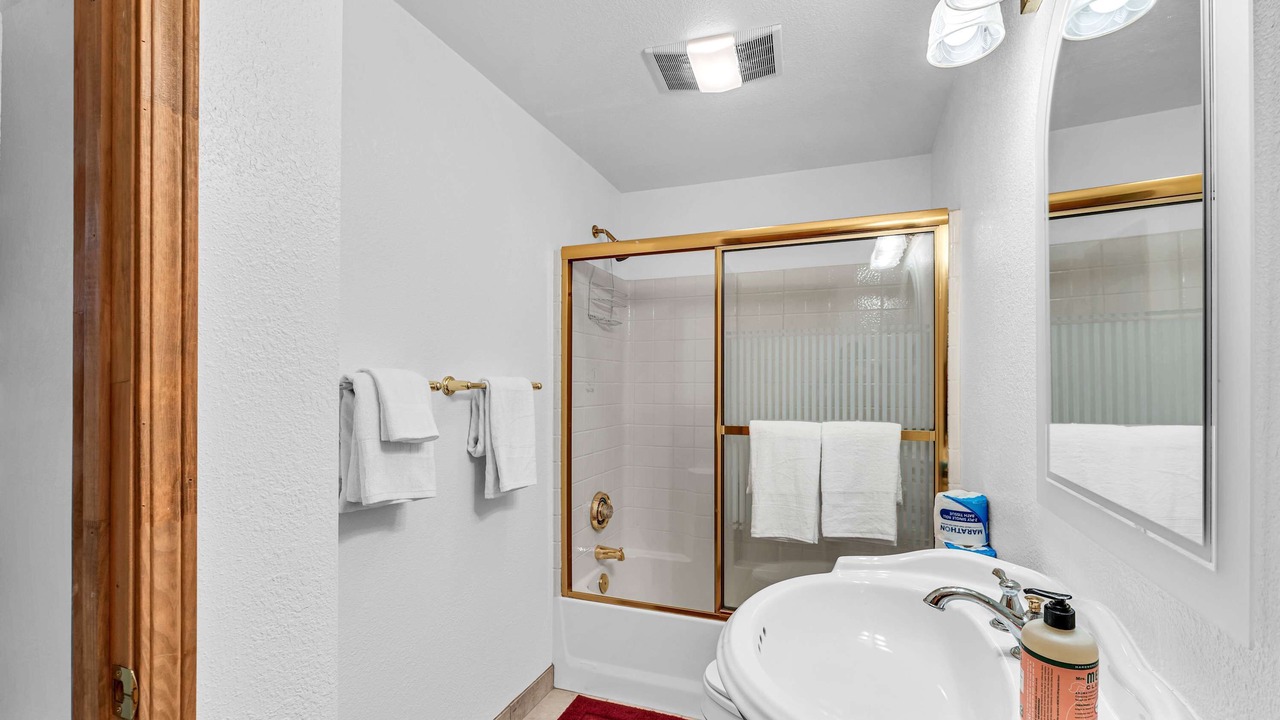 Photo of Bathroom in Serene Lakes