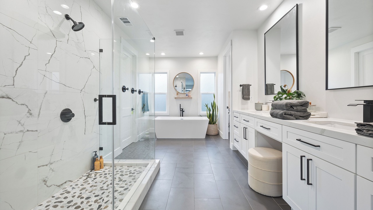 Photo of Bathroom in Land Park