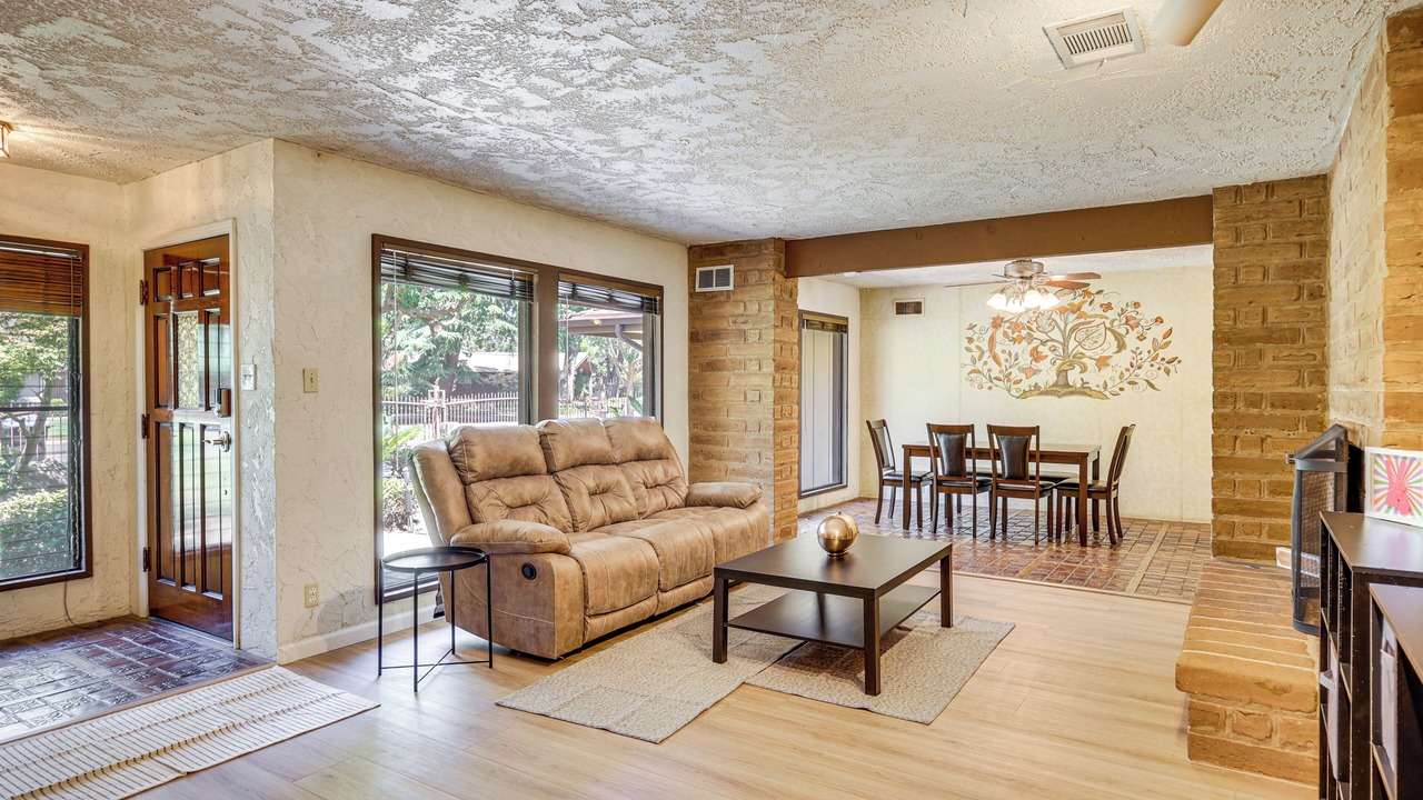Photo of Livingroom in Roosevelt