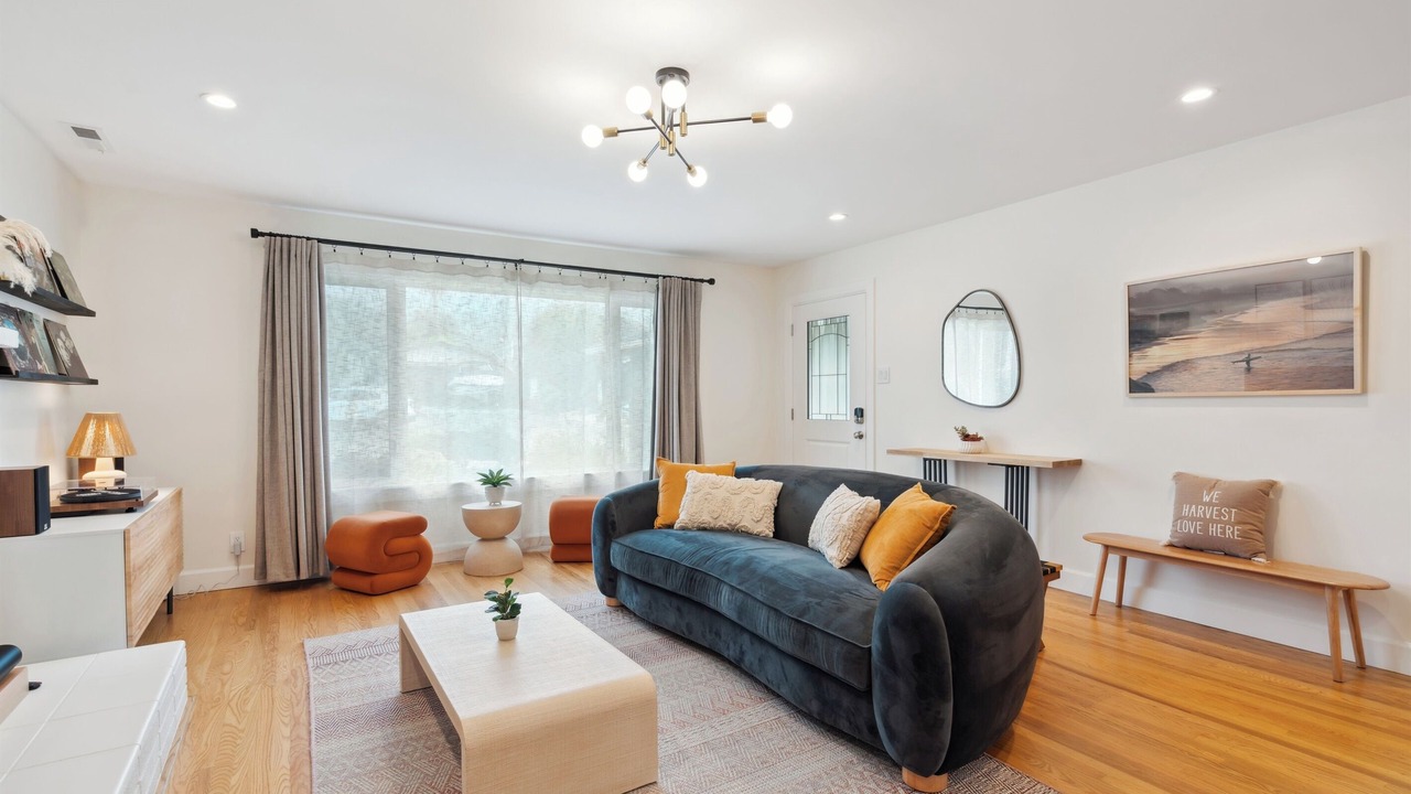 Photo of Livingroom in El Granada
