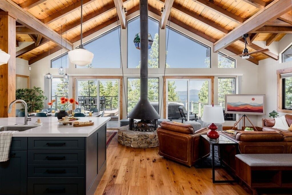 Photo of Livingroom in Meeks Bay