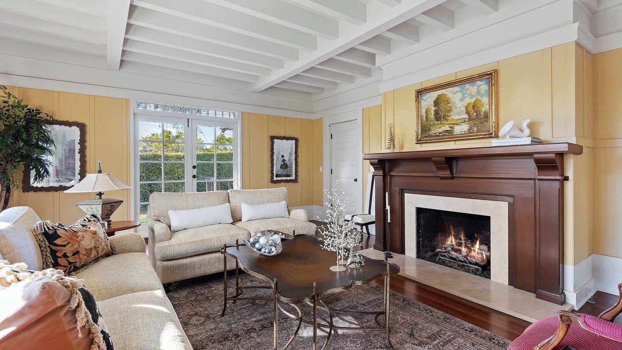 Photo of Livingroom in Upper East