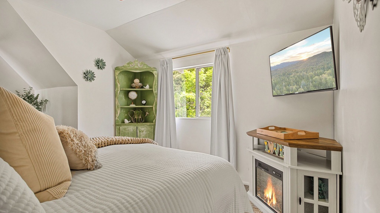 Photo of Bedroom in Cedar Glen