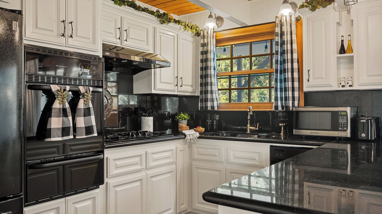 Photo of Kitchen in Cedar Glen