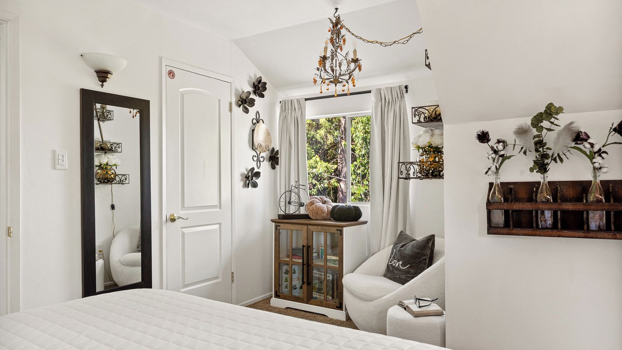 Photo of Bedroom in Cedar Glen