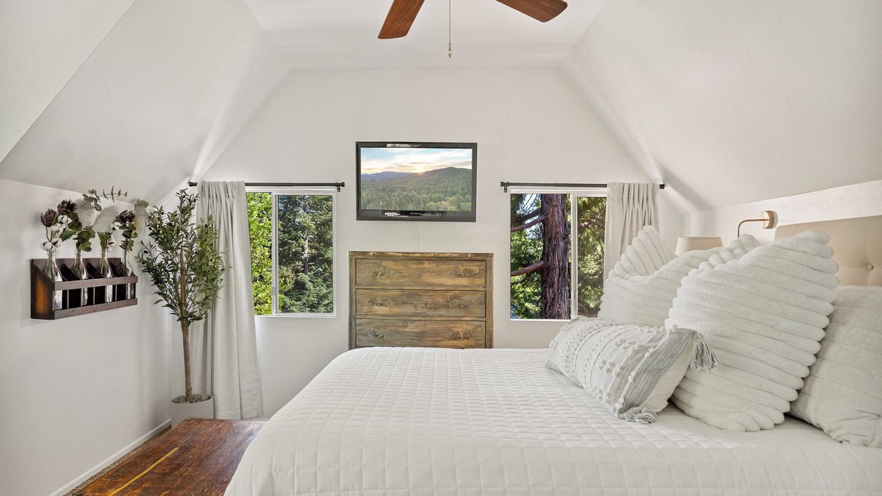 Photo of Bedroom in Cedar Glen