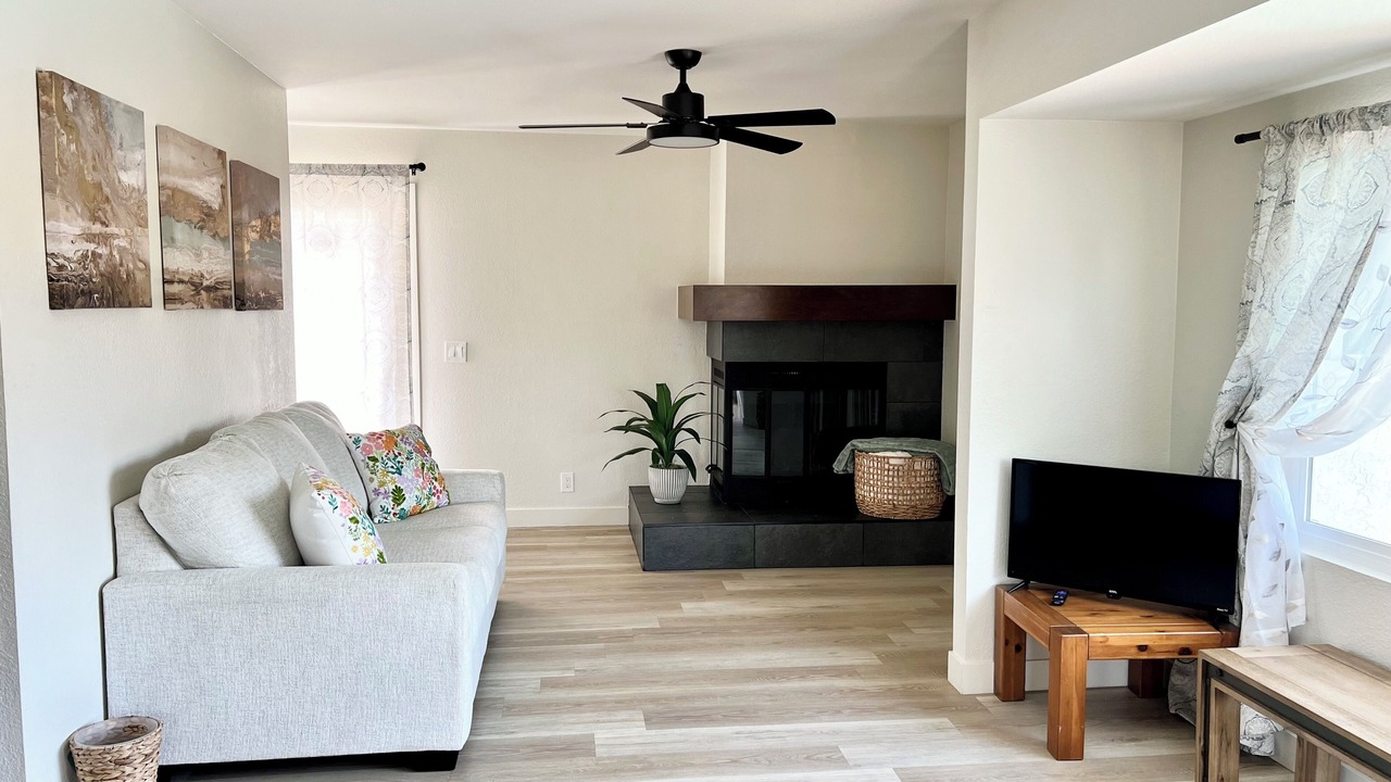 Photo of Livingroom in Vista