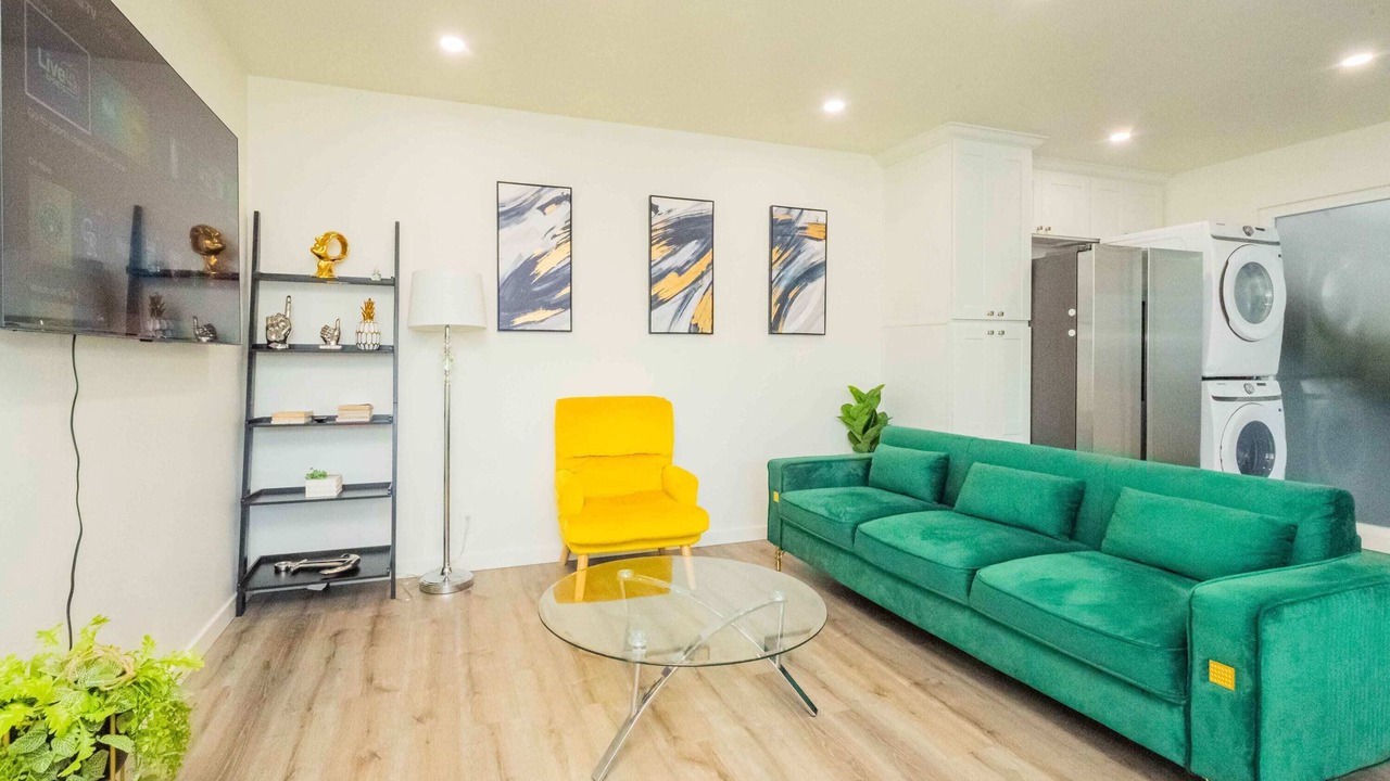 Photo of Livingroom in Altadena