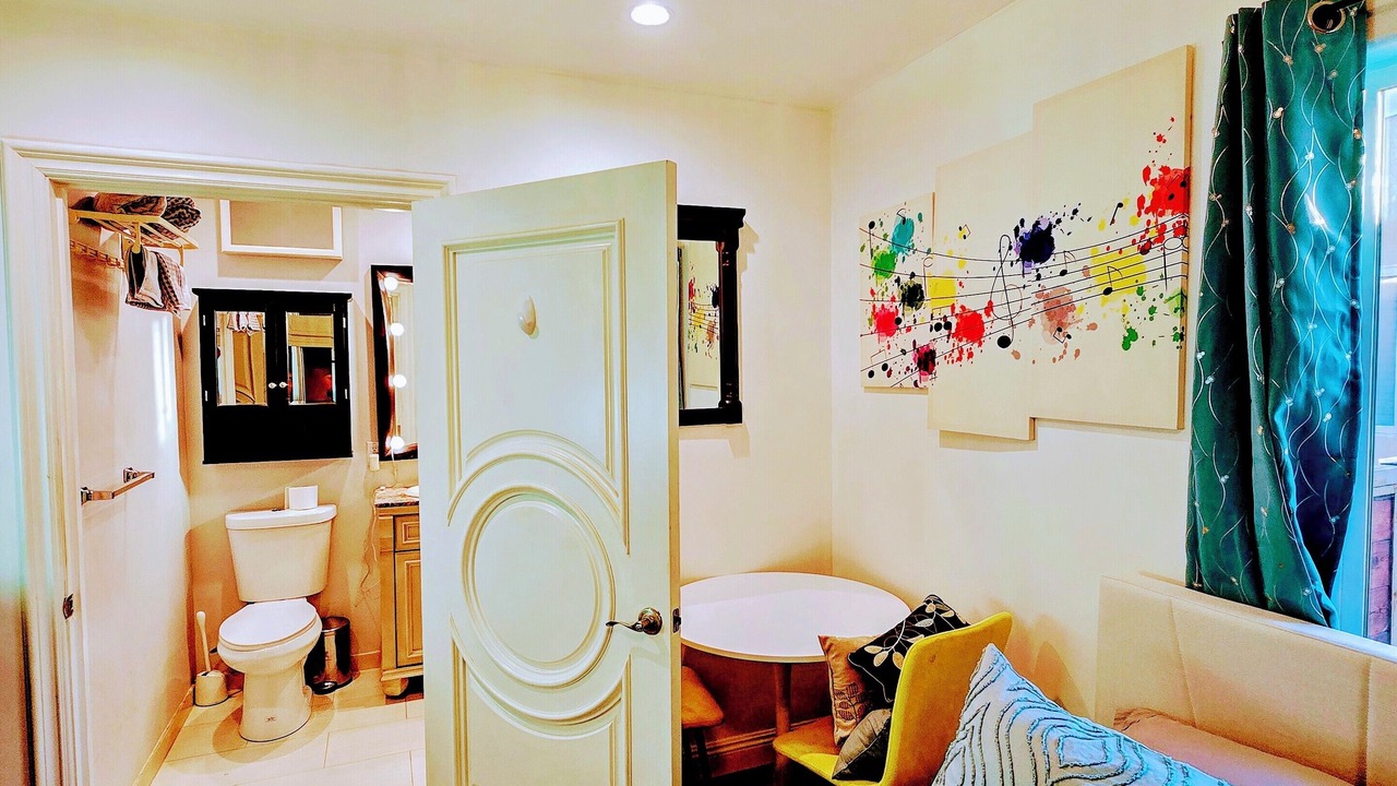 Photo of Bedroom in Tarzana