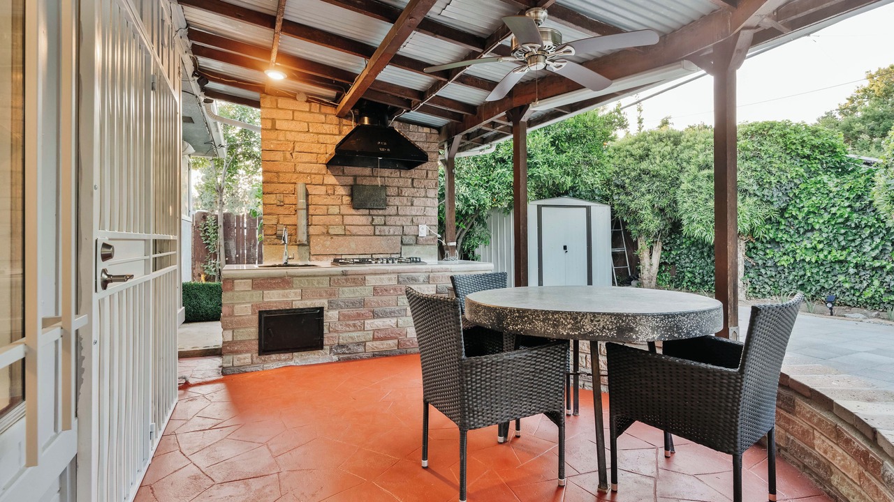 Photo of Outdoor in Raisin