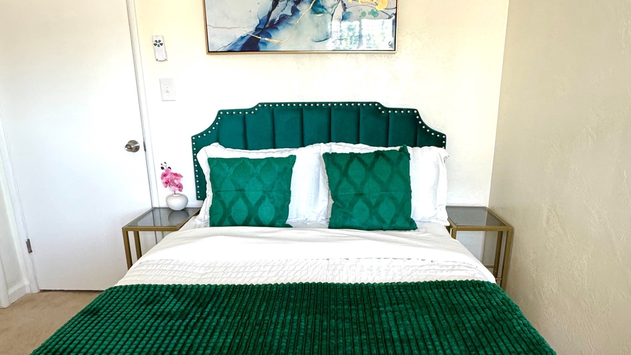 Photo of Bedroom in Raisin