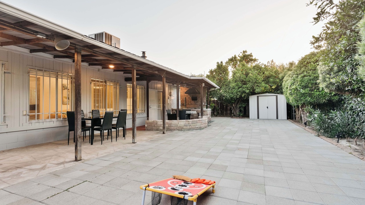 Photo of Outdoor in Raisin