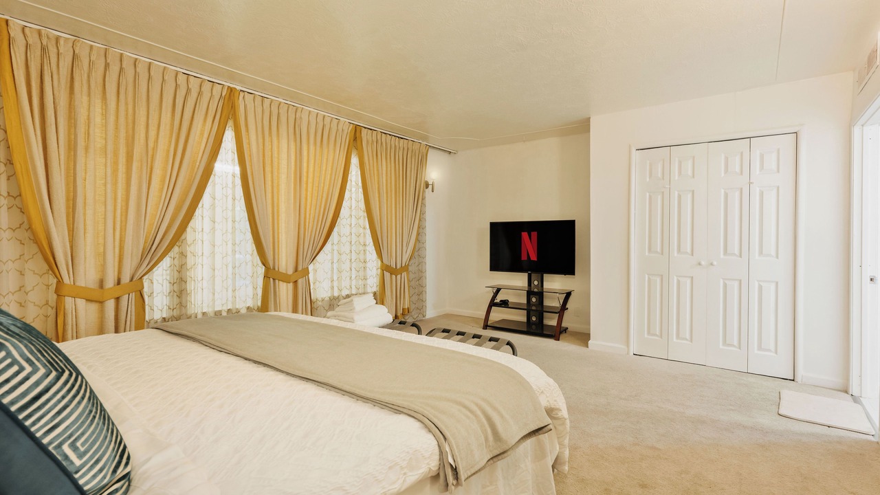 Photo of Bedroom in Raisin