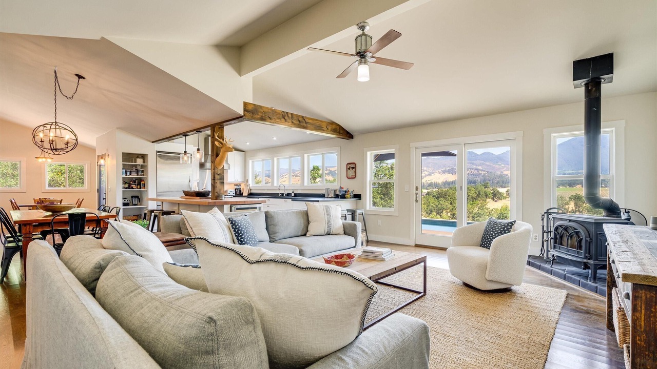 Photo of Livingroom in Calistoga