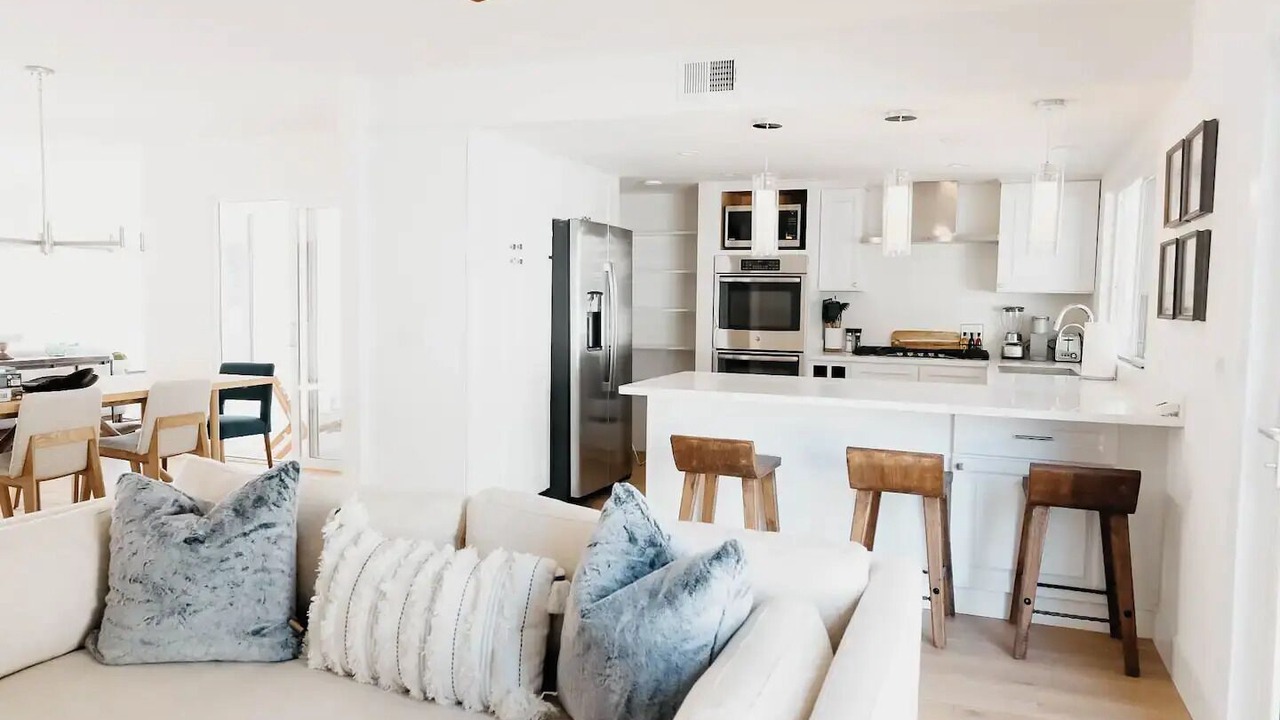Photo of Livingroom in West Mesa
