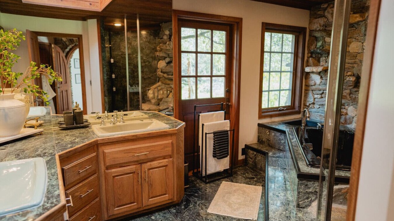 Photo of Bathroom in Mariposa
