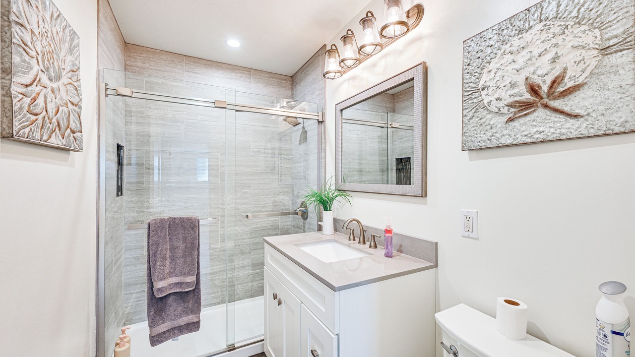 Photo of Bathroom in Lincoln Acres