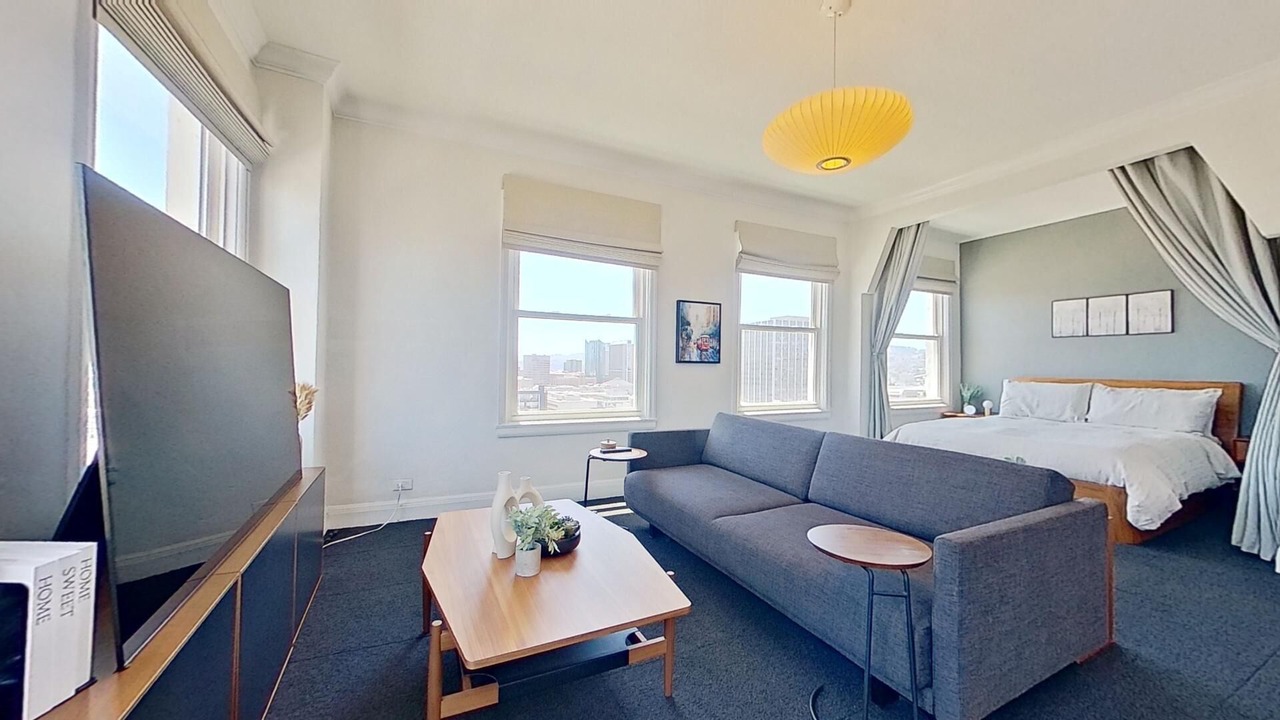 Photo of Livingroom in Tenderloin