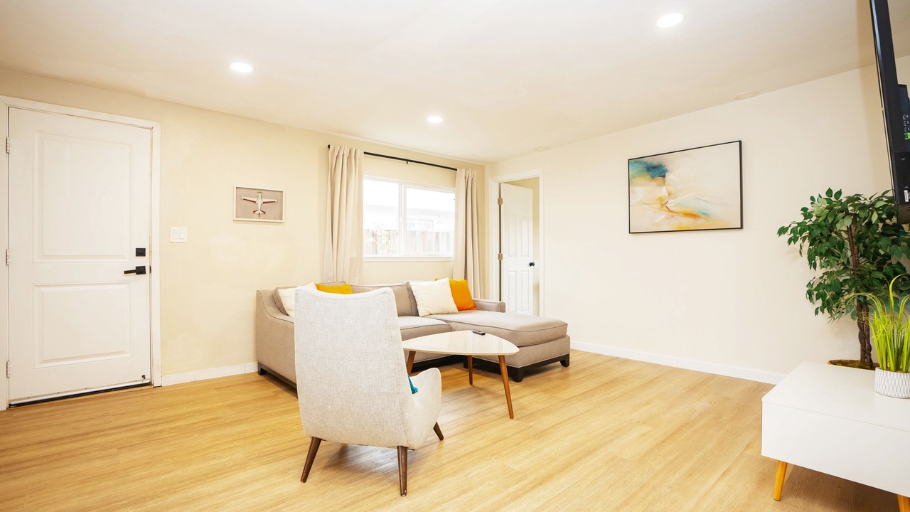 Photo of Livingroom in North San Jose