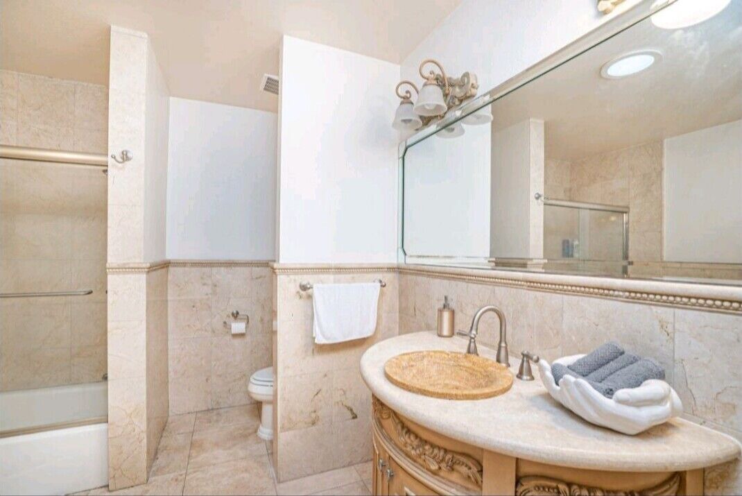 Photo of Bathroom in Lincoln Acres