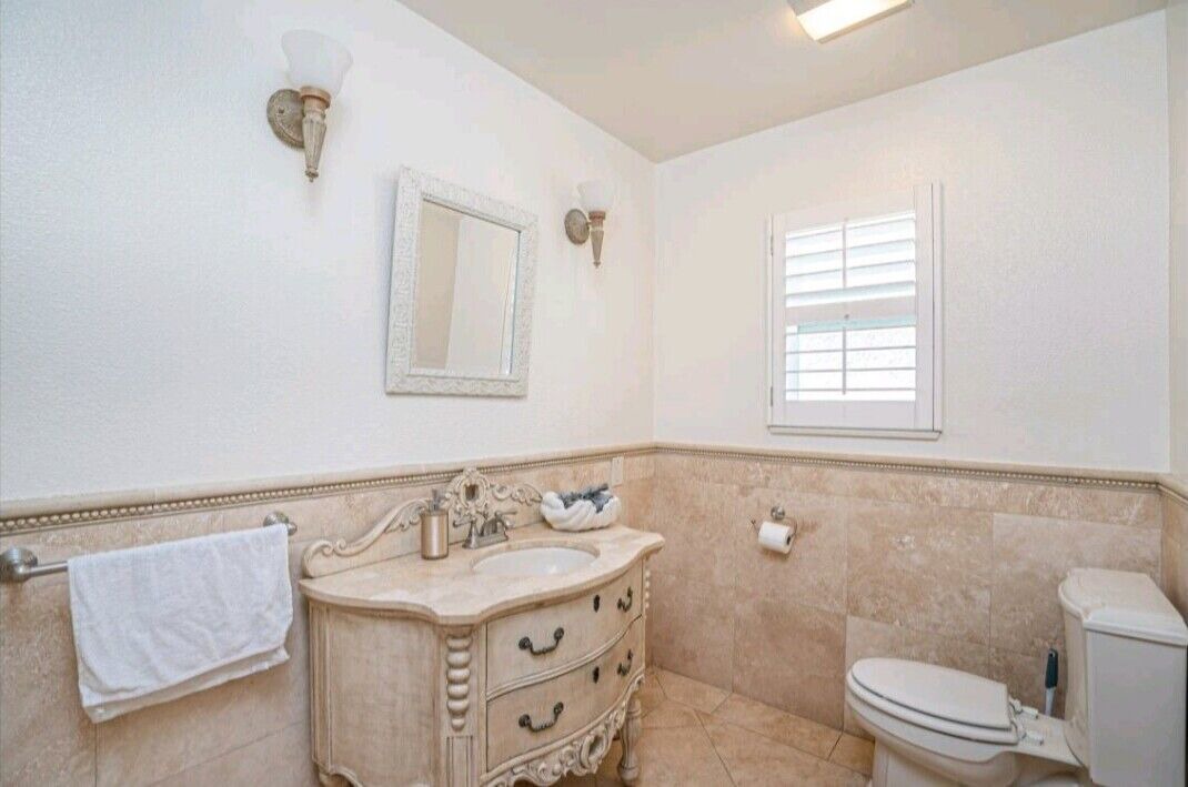 Photo of Bathroom in Lincoln Acres