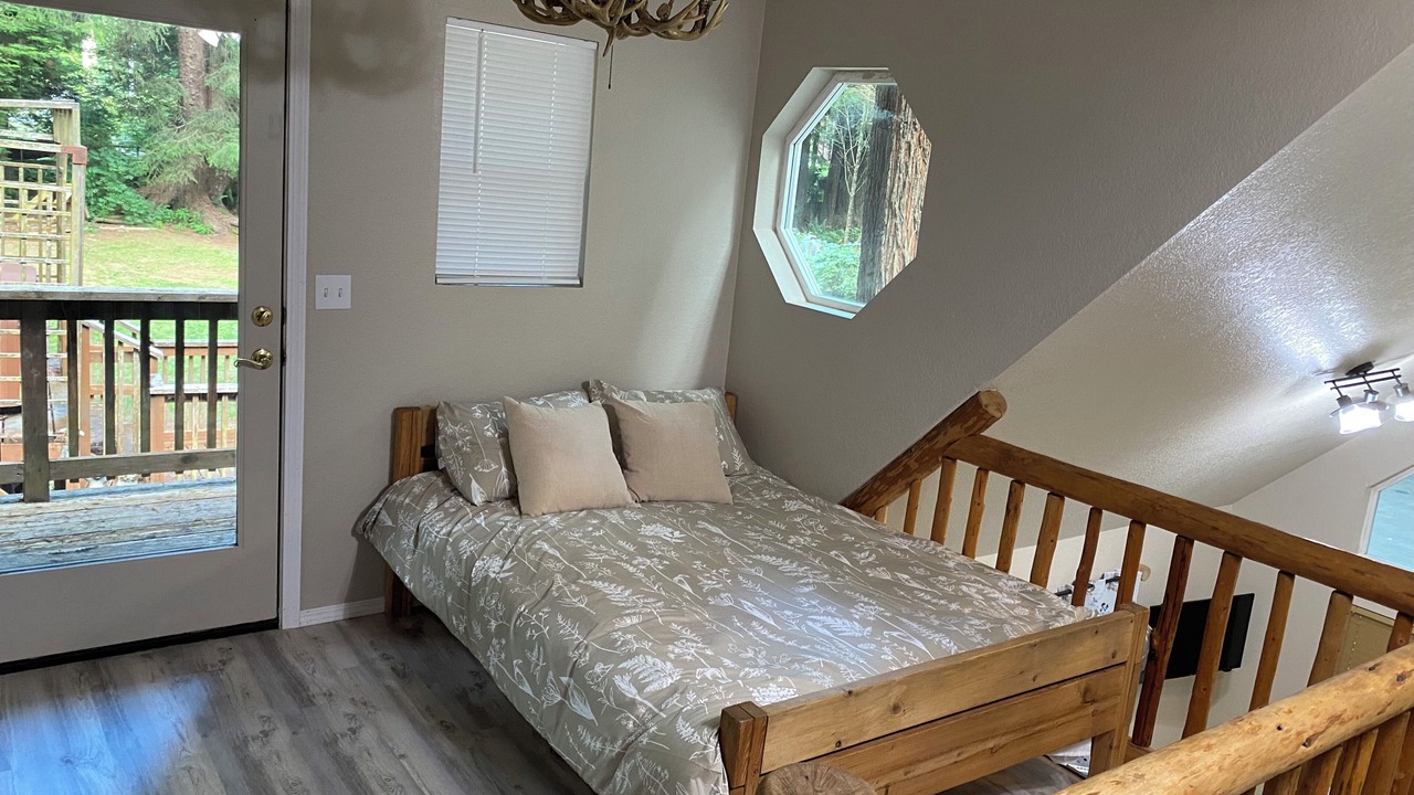 Photo of Bedroom in Crescent City