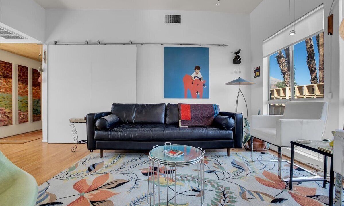 Photo of Livingroom in The Movie Colony