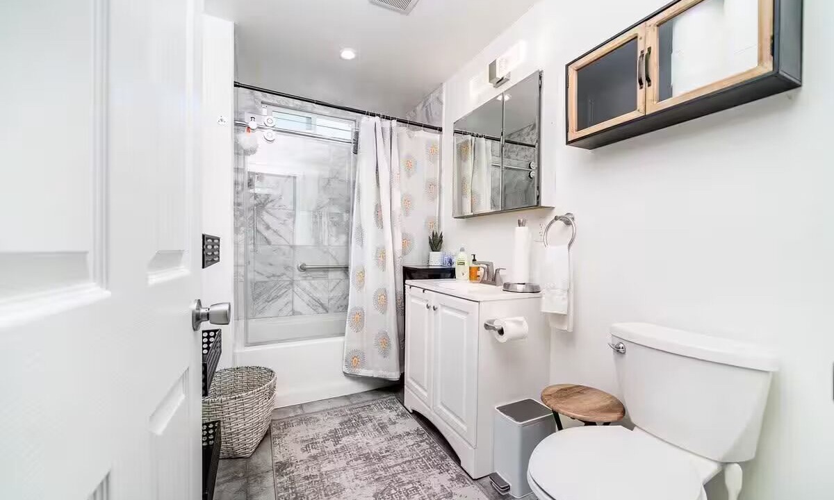 Photo of Bathroom in Vista