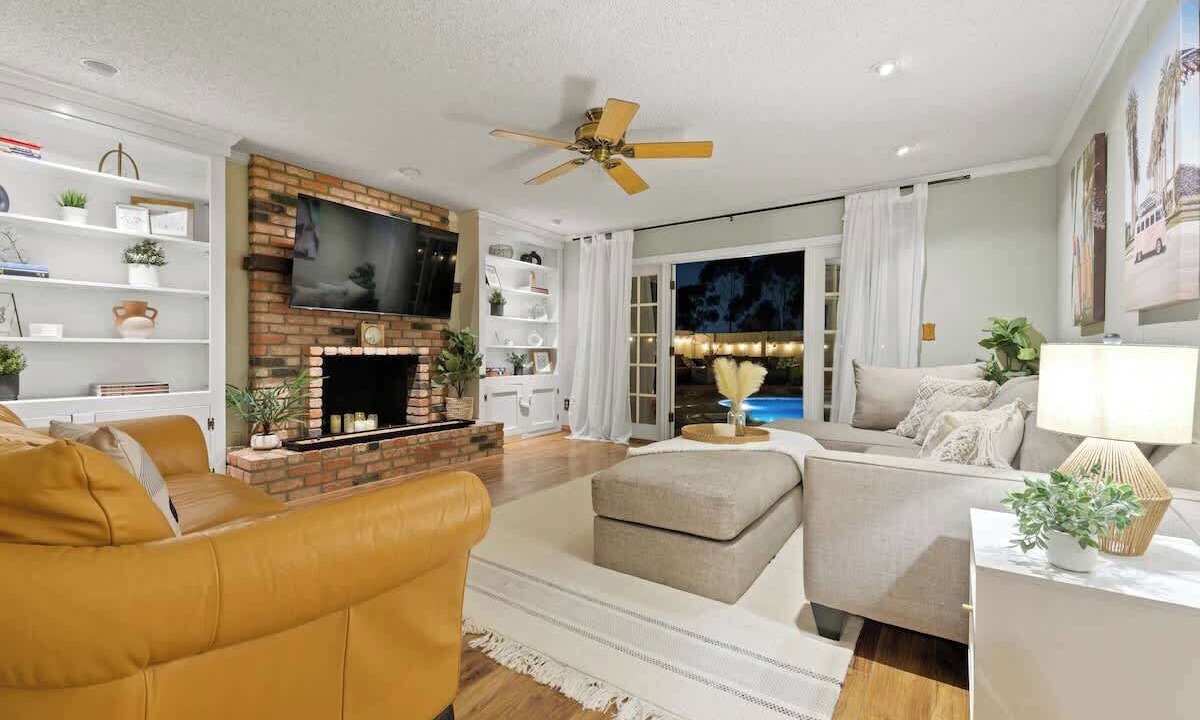Photo of Livingroom in University City