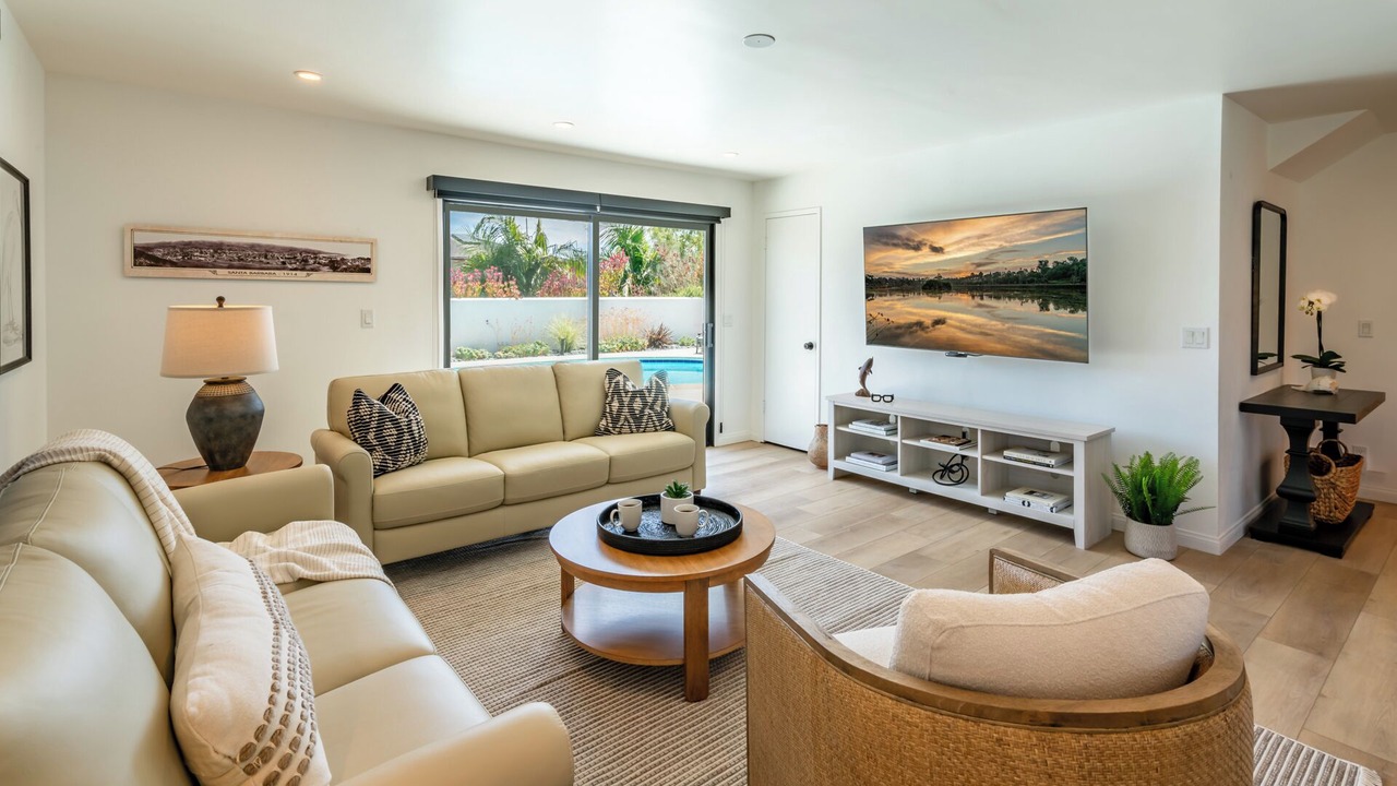 Photo of Livingroom in East Mesa