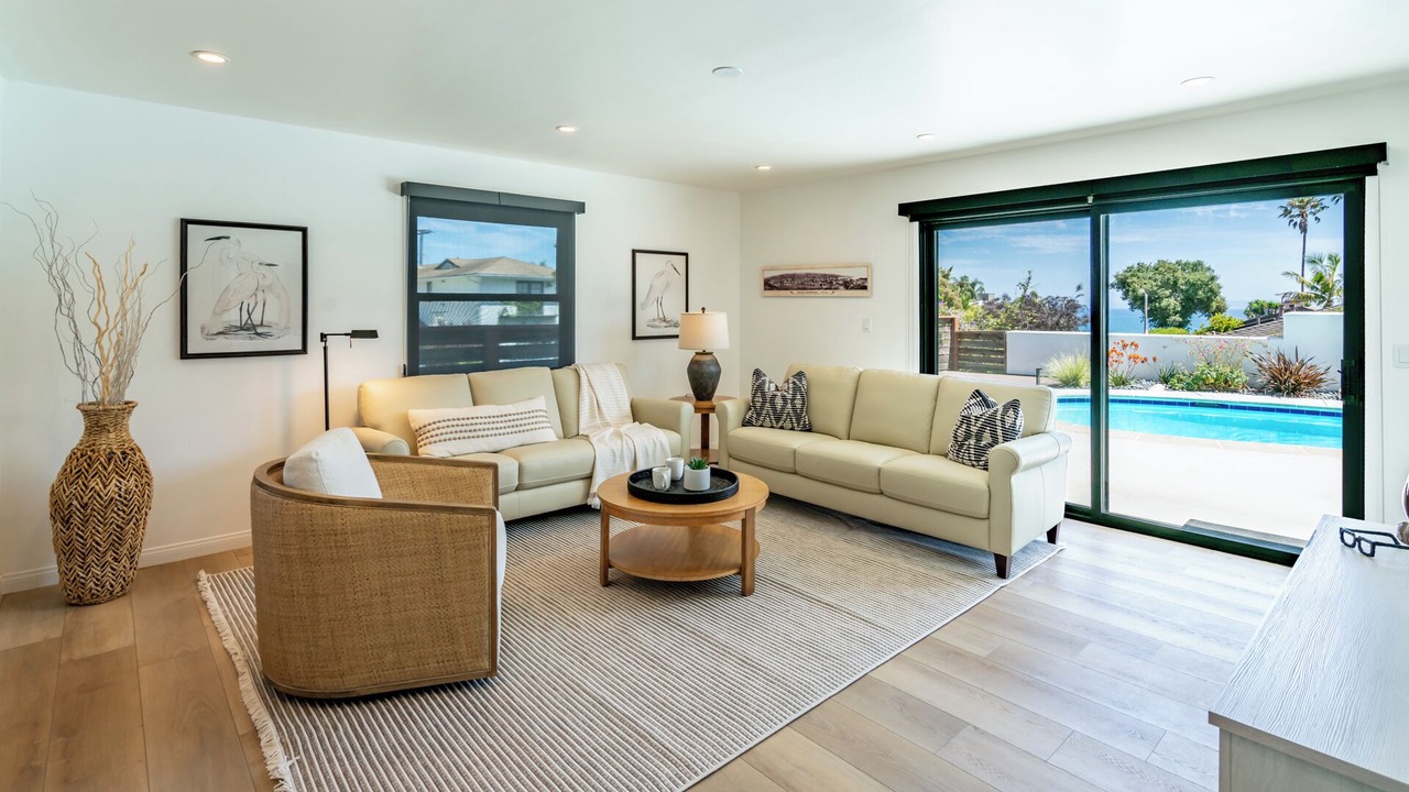 Photo of Livingroom in East Mesa